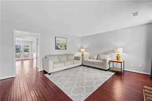 1039 Riverbend Club Dr SE, Atlanta, GA 30339 - Photo 4