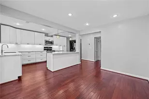 1039 Riverbend Club Dr SE, Atlanta, GA 30339 - Photo 10