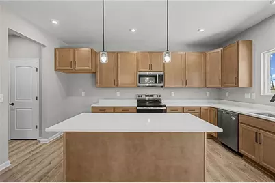 857 Crystal Lake Parkway, Hoschton, GA 30548 - Photo 18