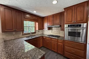 5062 Bridgeport Ln, Peachtree Corners, GA 30092 - Photo 10