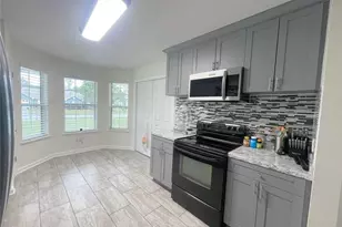 4035 Stratford Cir, Valdosta, GA 31605 - Photo 8