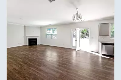 6869 Lake Overlook Lane, Flowery Branch, GA 30542 - Photo 10