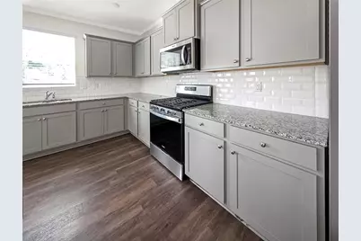 6869 Lake Overlook Lane, Flowery Branch, GA 30542 - Photo 16