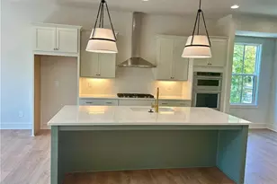 1043 Dryden Ln, Atlanta, GA 30319 - Photo 2