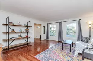 5352 Waterford Dr, Dunwoody, GA 30338 - Photo 6