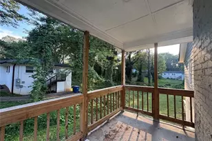 1431 Lorenzo Dr SW, Atlanta, GA 30310 - Photo 10