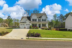 857 Champagne Ln, Hoschton, GA 30548 - Photo 2