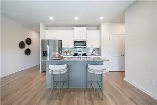 9396 Maple Grv Ln, Jonesboro, GA 30238 - Photo 8