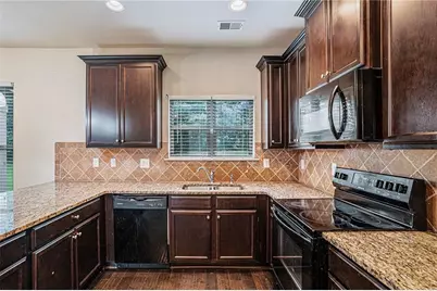 6870 Diamond Drive, Rex, GA 30273 - Photo 4