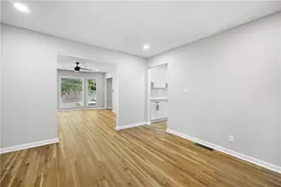 380 Thornwood Dr, Atlanta, GA 30328 - Photo 14