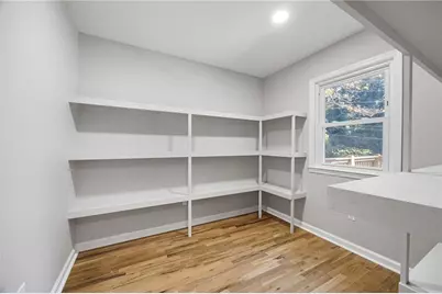 380 Thornwood Drive, Atlanta, GA 30328 - Photo 18