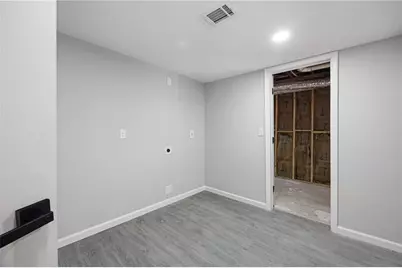 380 Thornwood Drive, Atlanta, GA 30328 - Photo 36