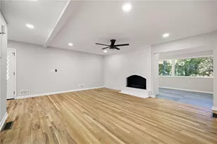 380 Thornwood Dr, Atlanta, GA 30328 - Photo 12