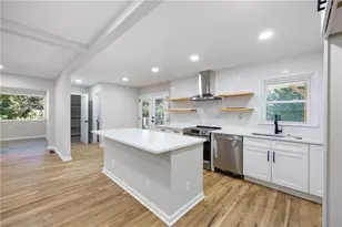 380 Thornwood Dr, Atlanta, GA 30328 - Photo 12