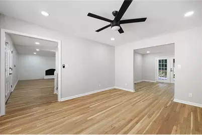 380 Thornwood Drive, Atlanta, GA 30328 - Photo 16