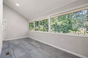 380 Thornwood Dr, Atlanta, GA 30328 - Photo 20