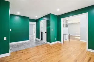 925 Dogwood Park Dr, Lawrenceville, GA 30046 - Photo 4