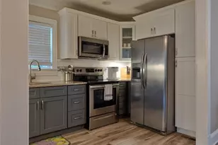 1074 Jefferson Ave, East Point, GA 30344 - Photo 2