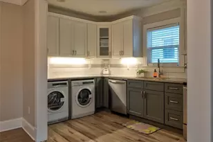 1074 Jefferson Ave, East Point, GA 30344 - Photo 12