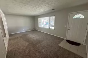 727 S Carter Dr, Jonesboro, GA 30236 - Photo 2