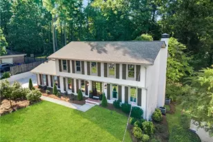 3549 Castlehill Ct, Tucker, GA 30084 - Photo 2