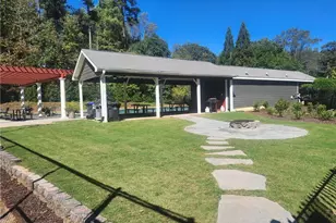 220 Hollyberry Dr, Roswell, GA 30076 - Photo 32