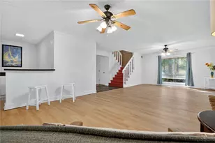 220 Hollyberry Dr, Roswell, GA 30076 - Photo 8