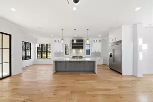 1385 Sylvan Cir NE, Brookhaven, GA 30319 - Photo 6