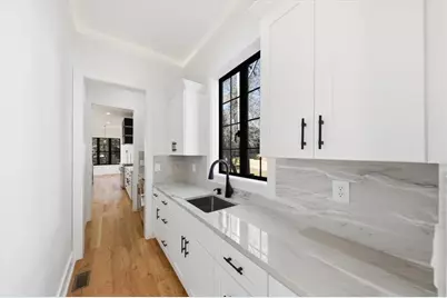 1385 Sylvan Circle NE, Brookhaven, GA 30319 - Photo 8