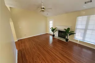 5450 Twin Lakes Dr, Atlanta, GA 30349 - Photo 6