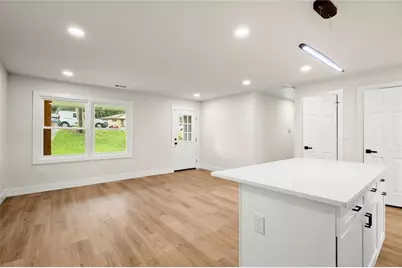 844 San Miguel Drive, Stone Mountain, GA 30083 - Photo 6