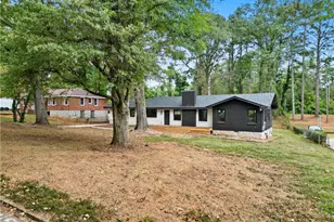 1971 Honeysuckle Ln SW, Atlanta, GA 30311 - Photo 1