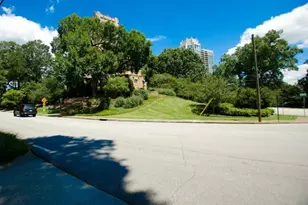 2734 Peachtree Rd NW, Atlanta, GA 30305 - Photo 16