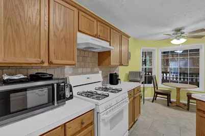 7343 Peacebrook Drive, Flowery Branch, GA 30542 - Photo 12