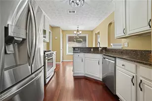 2404 Pondside Ct NE, Marietta, GA 30062 - Photo 8