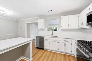 5651 Wells Cir, Stone Mountain, GA 30087 - Photo 8