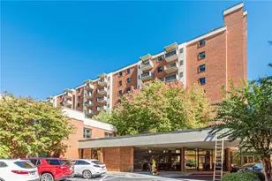 300 Johnson Ferry Road NE, Atlanta, GA 30328 - Photo 4