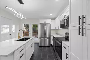 6179 Holiday Blvd, Forest Park, GA 30297 - Photo 4