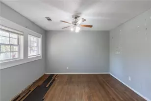 1337 Pineglen Dr, Riverdale, GA 30296 - Photo 2