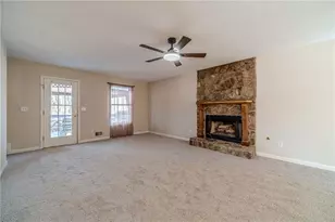 962 Cove Lake Ct, Lawrenceville, GA 30045 - Photo 2