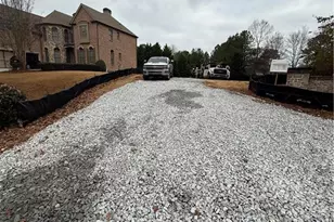 2307 Treehaven Dr, Snellville, GA 30078 - Photo 20