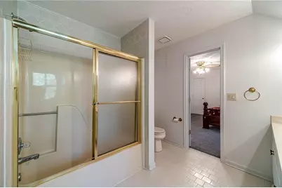 3906 Laurens Lane, Snellville, GA 30039 - Photo 32