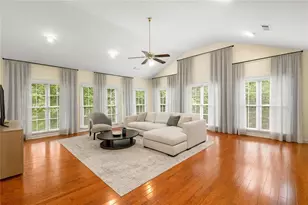 345 W Berwicke Common NE, Atlanta, GA 30342 - Photo 20