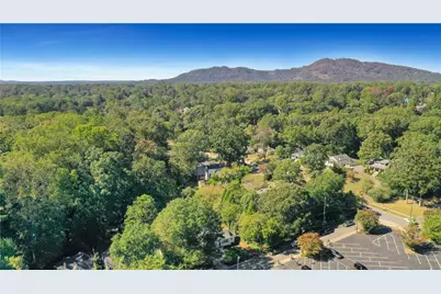 207 Walthall Street NW, Marietta, GA 30064 - Photo 10