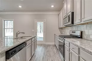 709 Bristol Dr, Loganville, GA 30052 - Photo 18