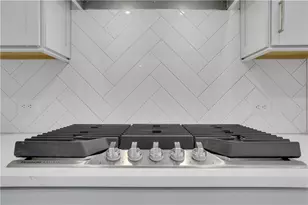 7048 Manchester Dr, Flowery Branch, GA 30542 - Photo 8