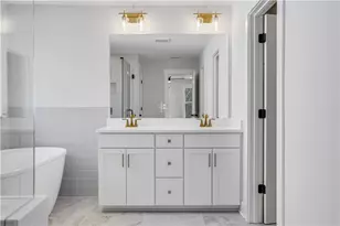 7048 Manchester Dr, Flowery Branch, GA 30542 - Photo 12