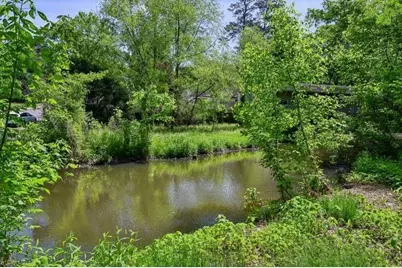 323 Lakemoore Drive NE #F, Atlanta, GA 30342 - Photo 12