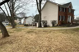 701 Deer Oaks Dr, Lawrenceville, GA 30044 - Photo 2