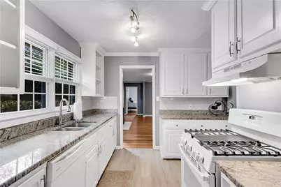 922 Red Apple Drive, Marietta, GA 30066 - Photo 18